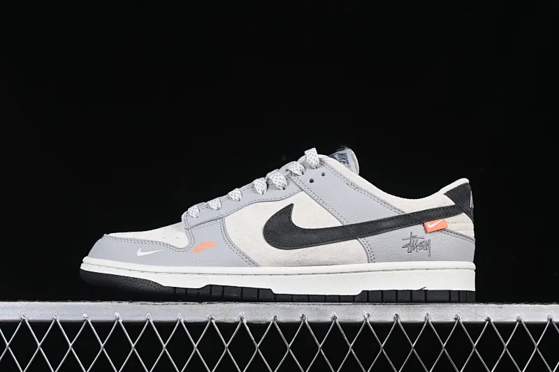 All categories Nk SB Dunk Series Nk SB Dunk Low High-end customized low-top sneakers Nk SB Dunk Low Stusi co-branded embroidered black hook Anniversary high-end customized low-top casual sneakers DJ2024-095